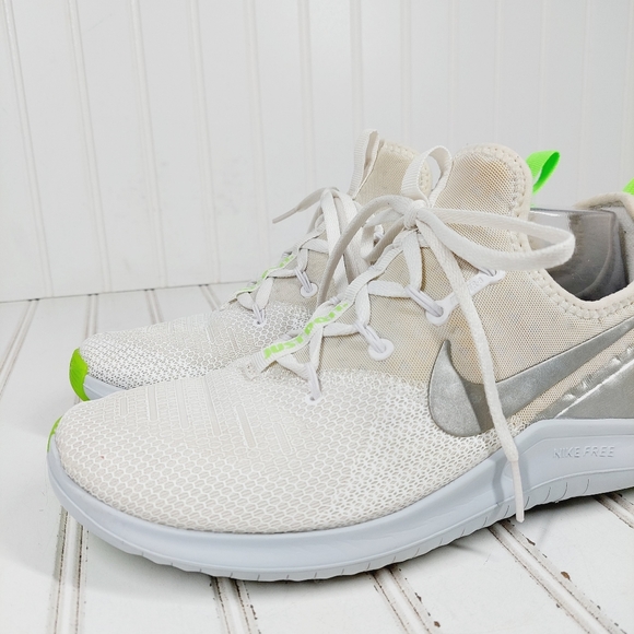 Nike Cream Silver Athleisure Training Lace Up Running Sneakers A239 - Picture 2 of 13